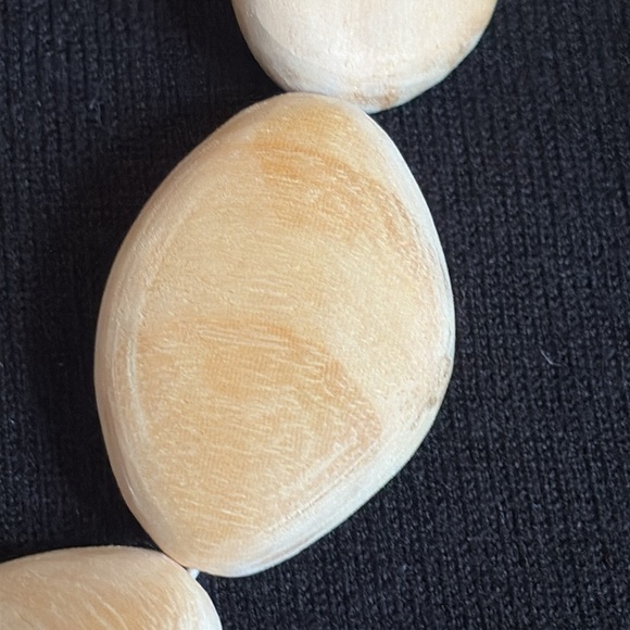 VTG 90s Kenneth Cole long wood bead Necklace silver tone hardware 13” - Picture 2 of 10